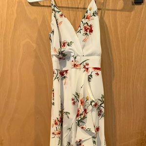 White floral summer dress 🌸